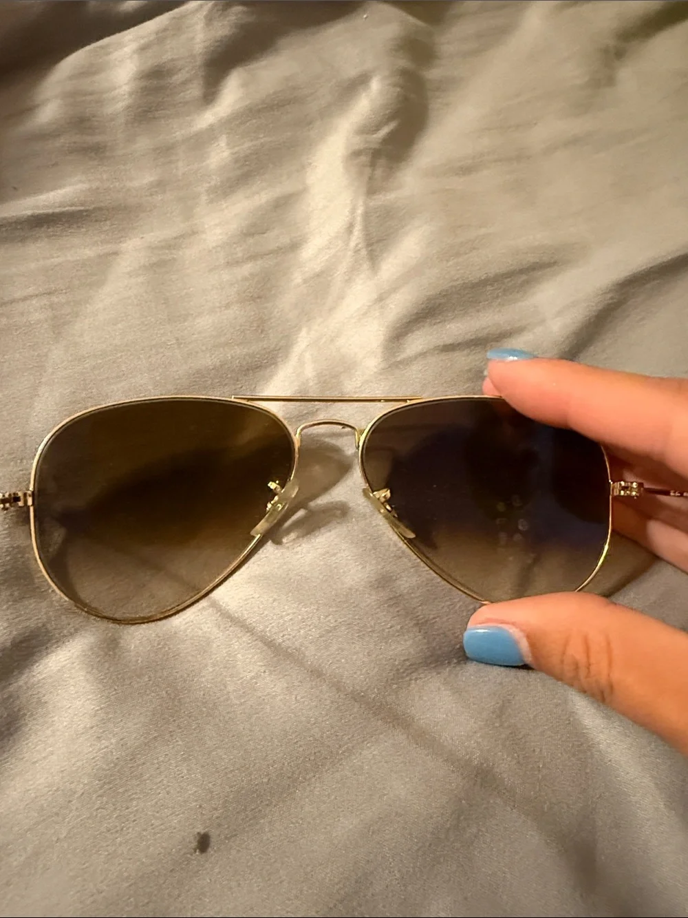 Ray-Ban Gold Aviator Sunglasses with Brown Gradient Lenses